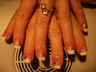 Zselés műköröm díszítés